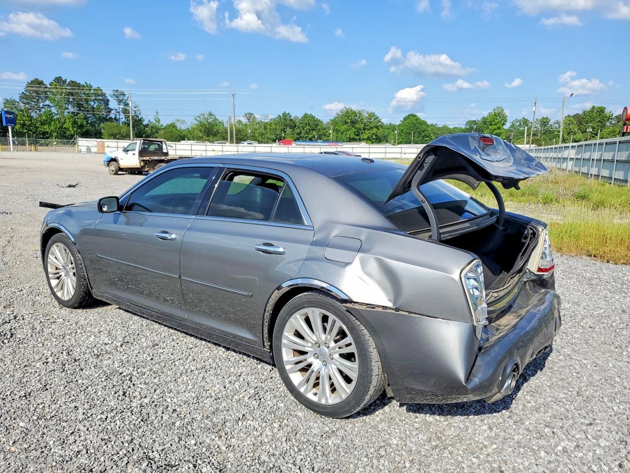 2011 CHRYSLER 300C photo 2
