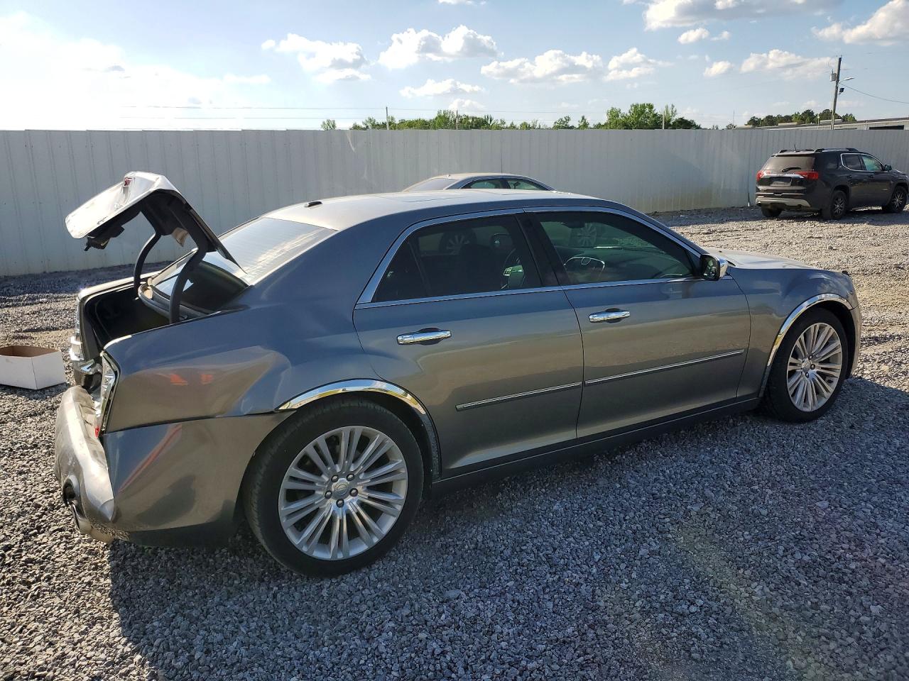 2011 CHRYSLER 300C photo 3