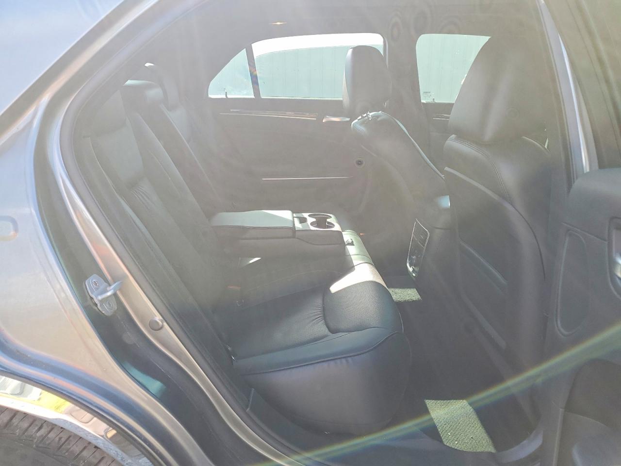 2011 CHRYSLER 300C photo 10