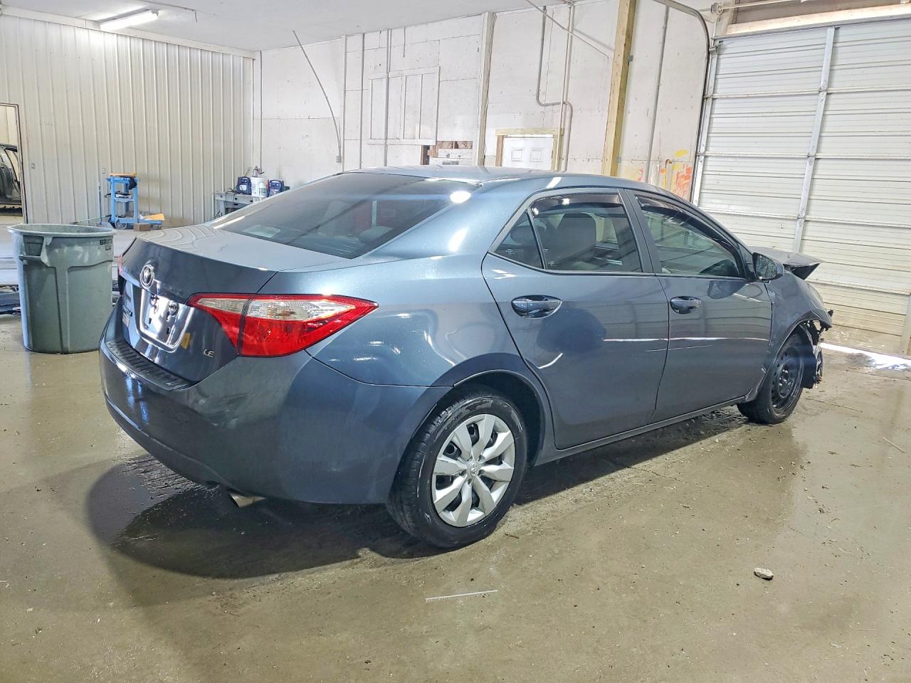 2015 TOYOTA COROLLA LE photo 3