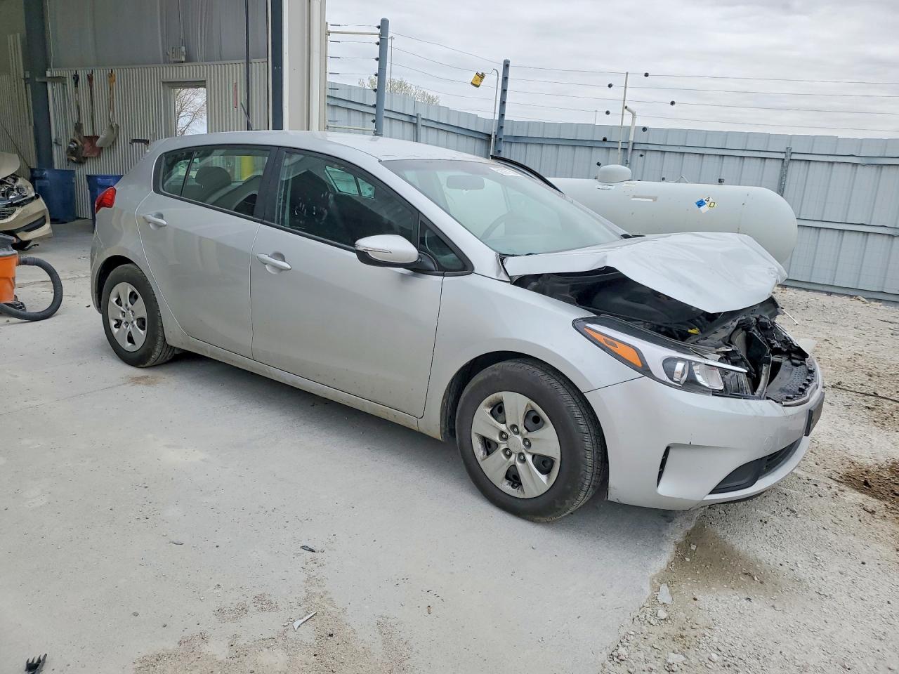 2017 KIA FORTE LX photo 10