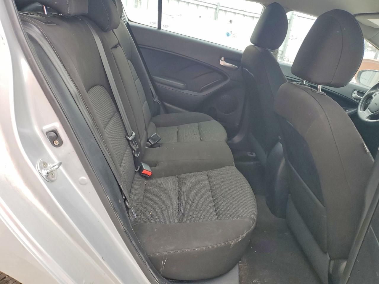 2017 KIA FORTE LX photo 28
