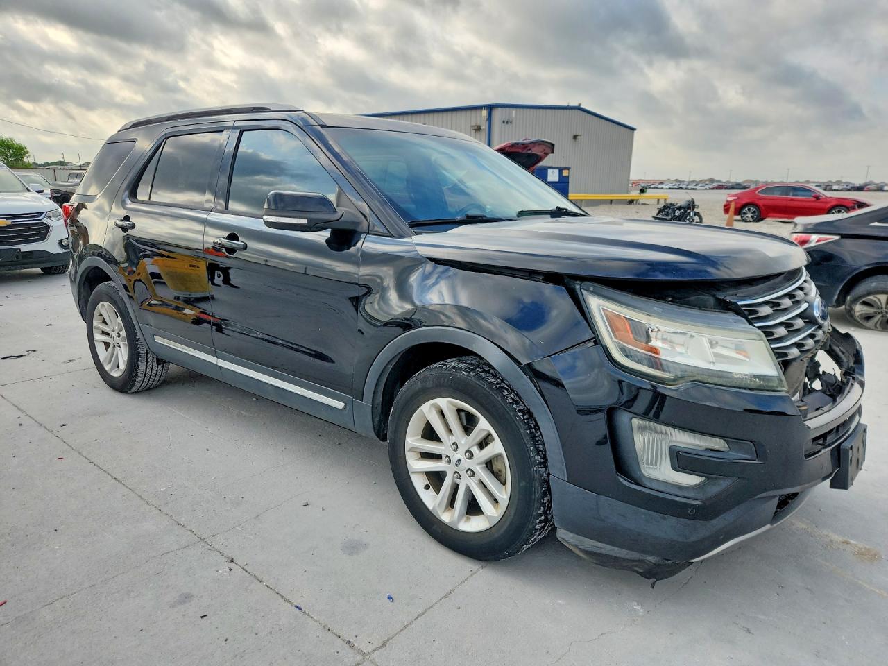 2016 FORD EXPLORER XLT photo 7