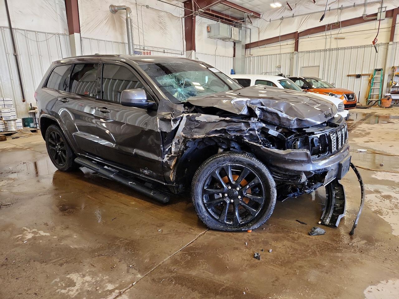 2020 JEEP GRAND CHEROKEE LAREDO photo 7