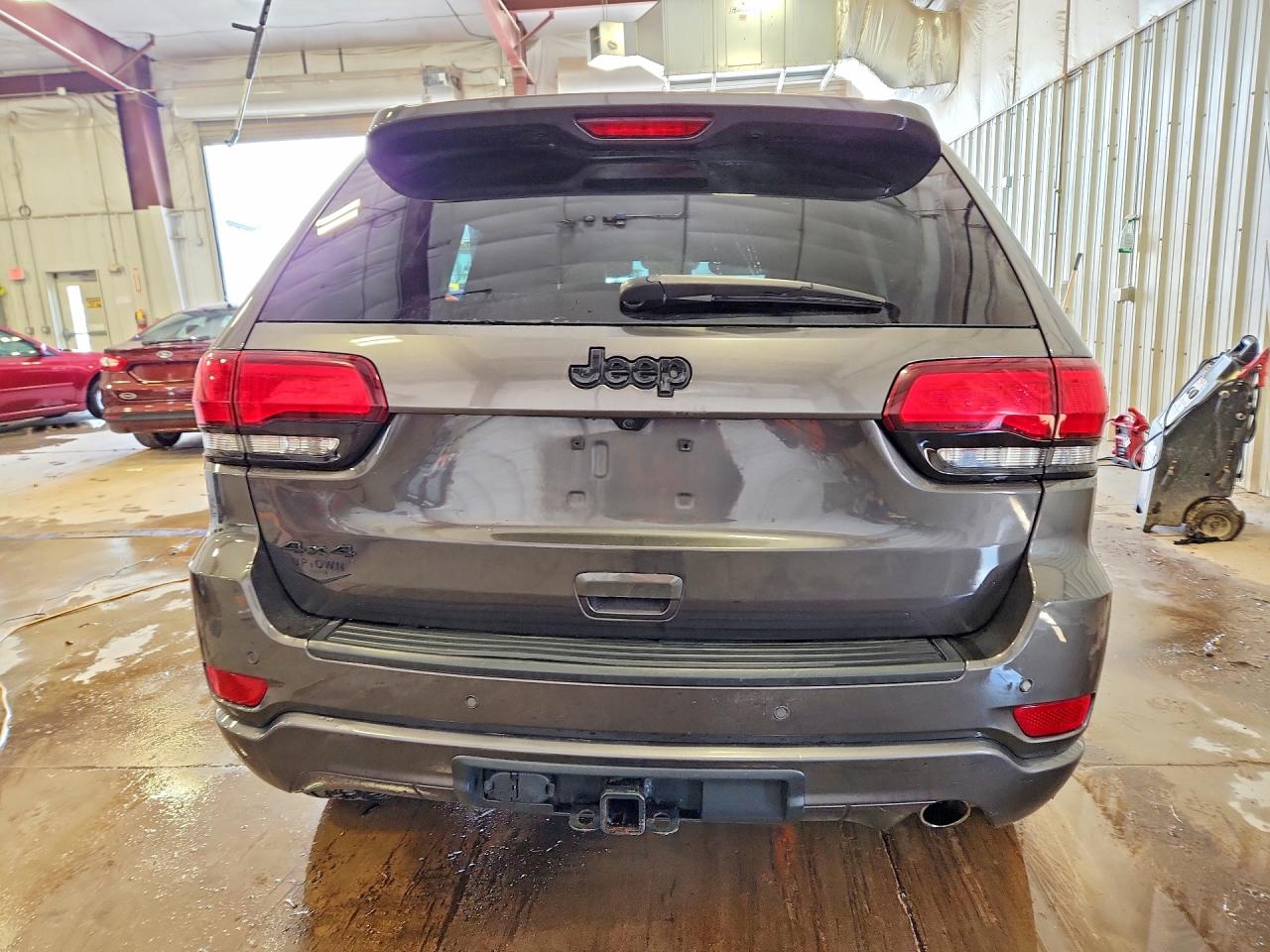 2020 JEEP GRAND CHEROKEE LAREDO photo 11