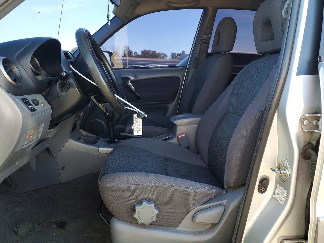 2001 TOYOTA RAV4 BASE photo 13