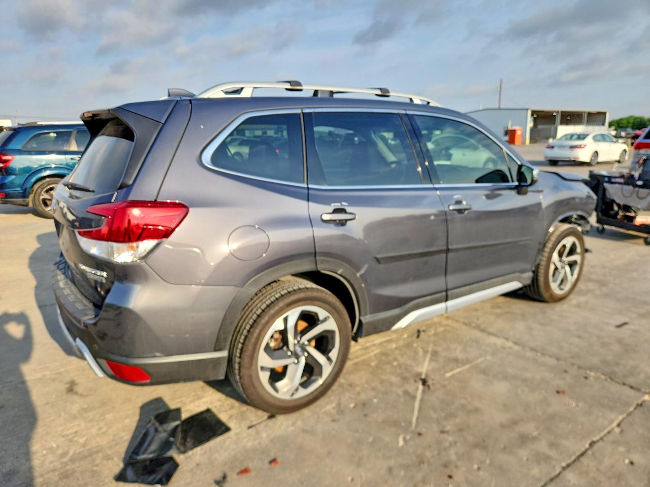 2022 SUBARU FORESTER TOURING photo 3