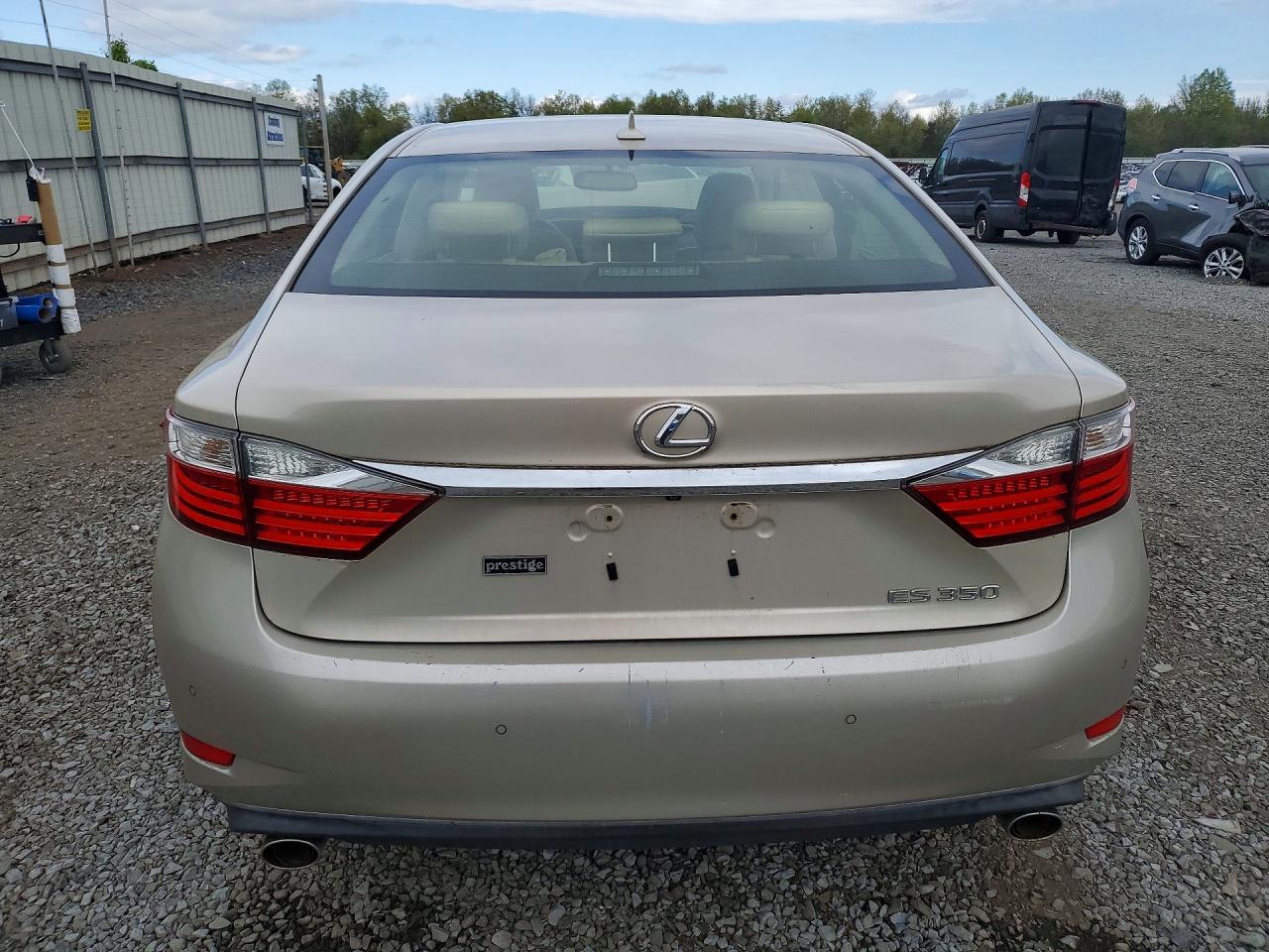 2013 LEXUS ES 350 photo 16