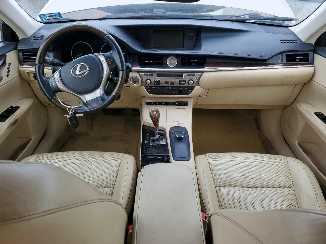 2013 LEXUS ES 350 photo 22