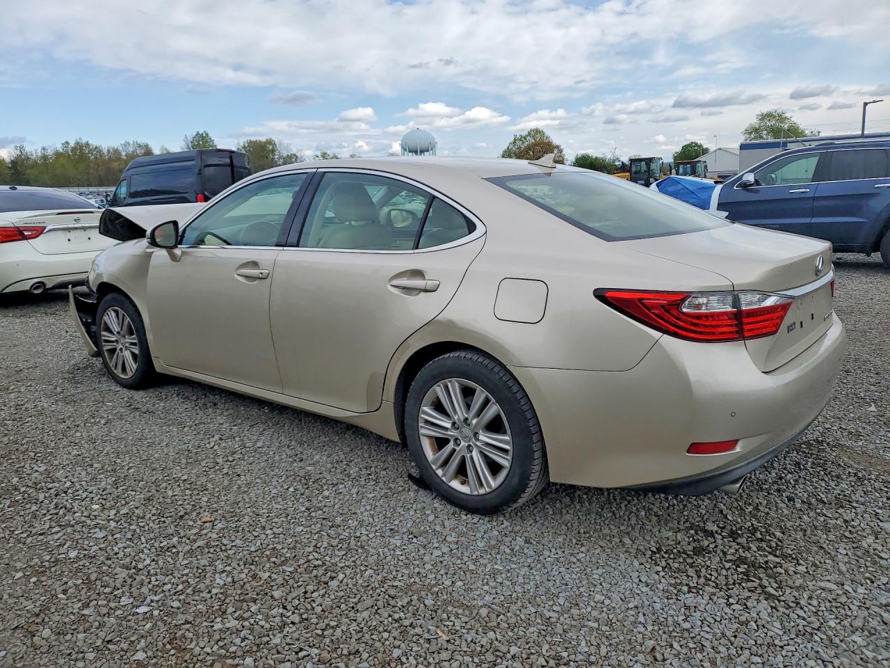 2013 LEXUS ES 350 photo 4