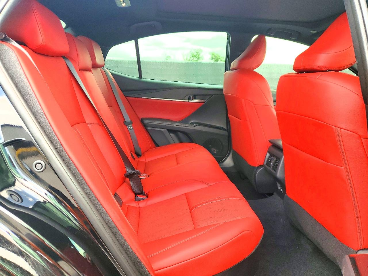 2026 TOYOTA CAMRY XSE photo 28