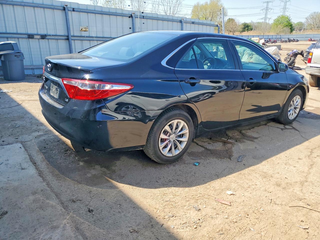 2015 TOYOTA CAMRY LE photo 7