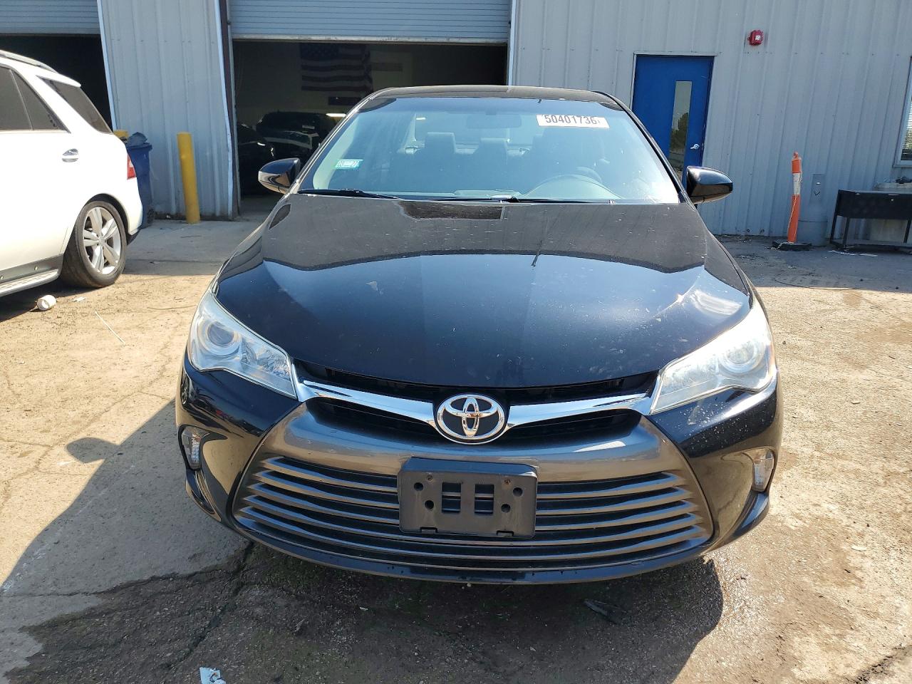 2015 TOYOTA CAMRY LE photo 13