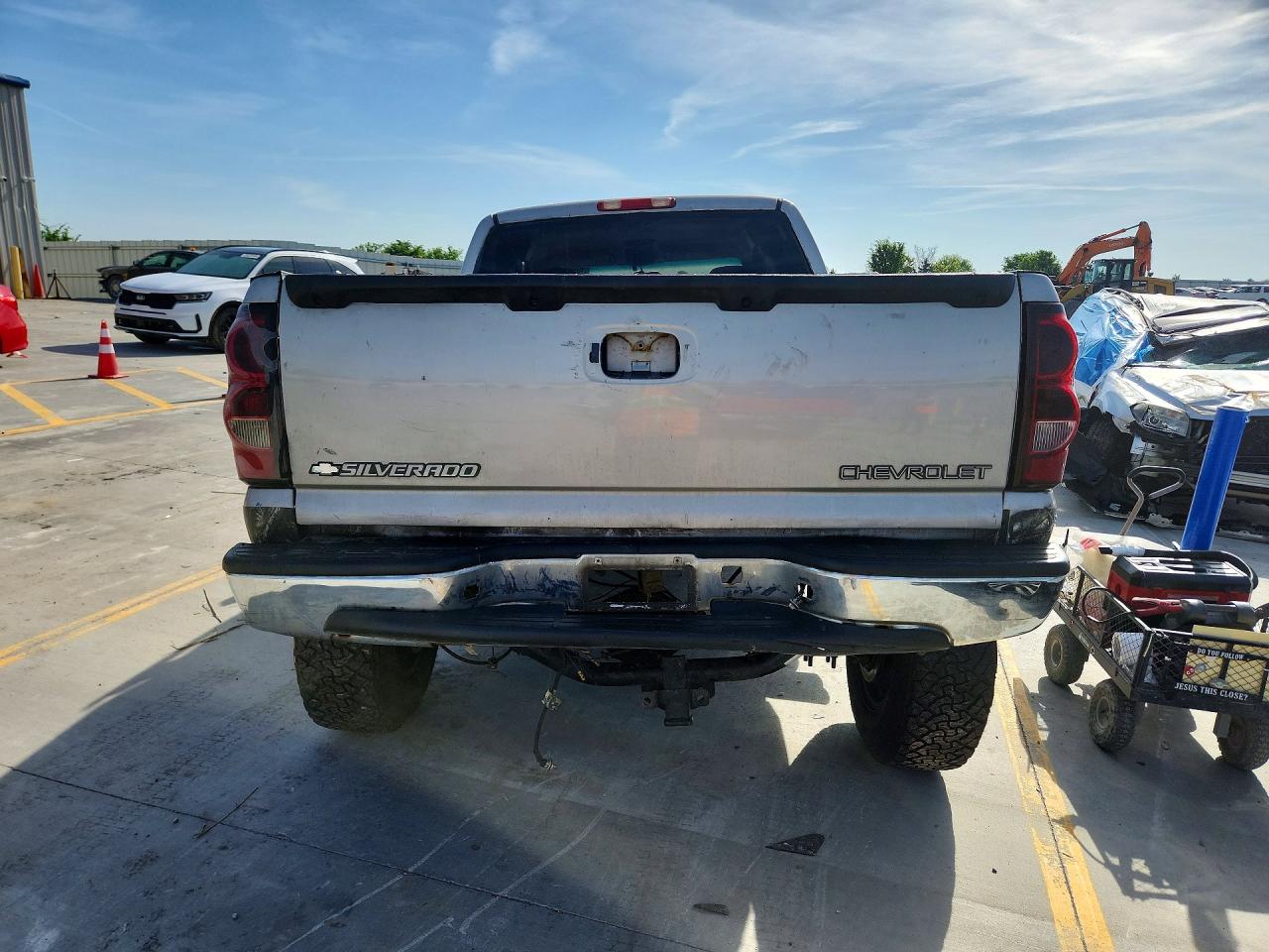 2004 CHEVROLET SILVERADO K1500 photo 11