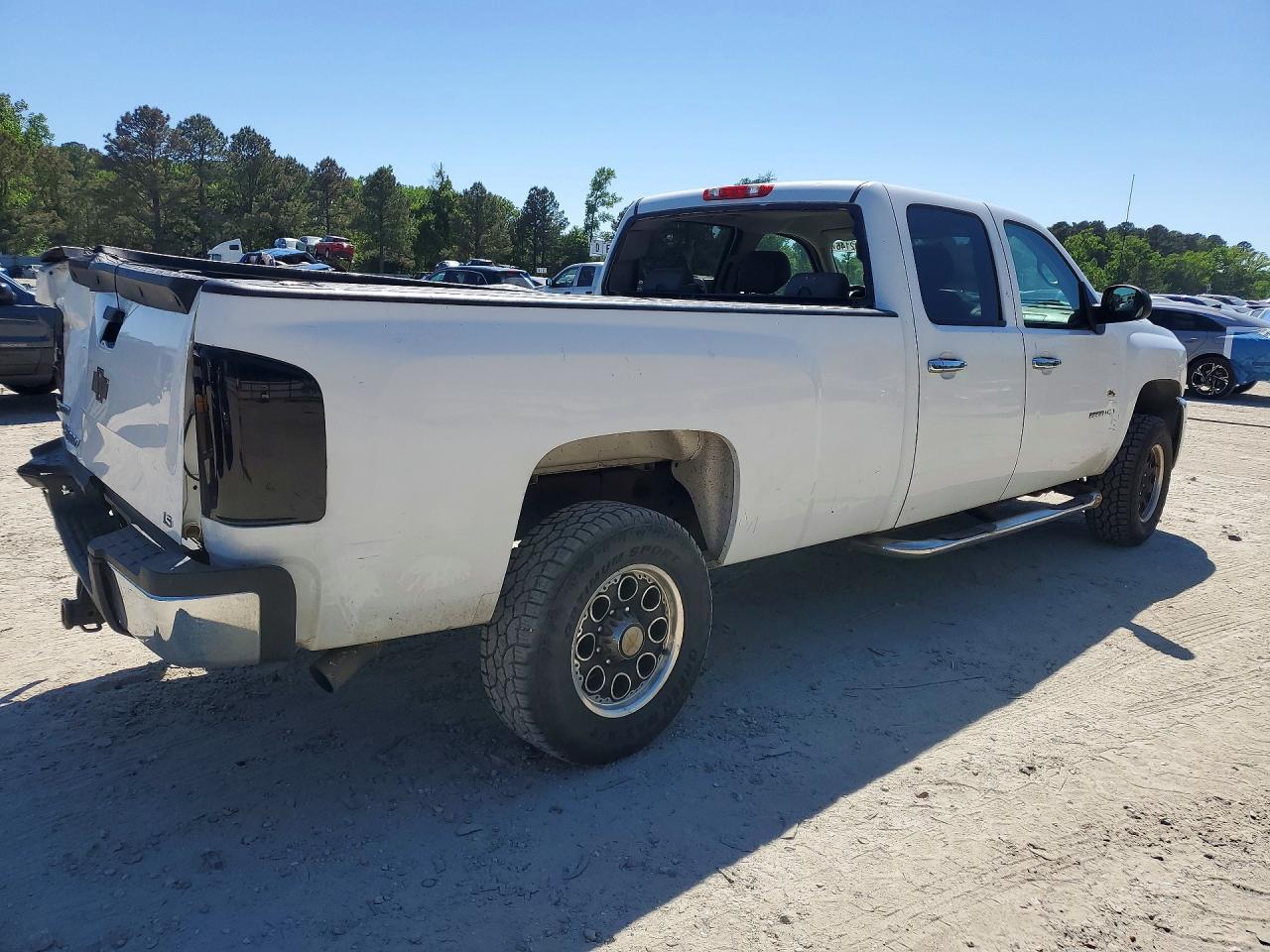 2010 CHEVROLET SILVERADO C2500 HEAVY DUTY photo 3