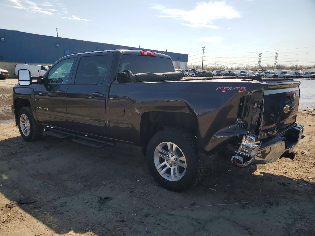 2015 CHEVROLET SILVERADO K1500 LT photo 2