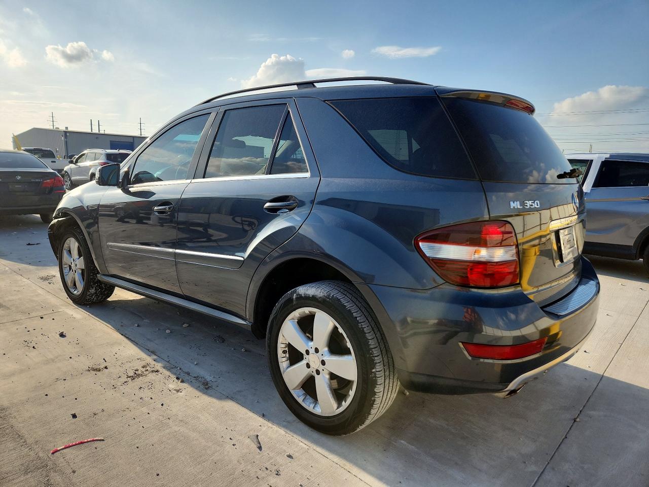 2011 MERCEDES-BENZ ML 350 4MATIC photo 3