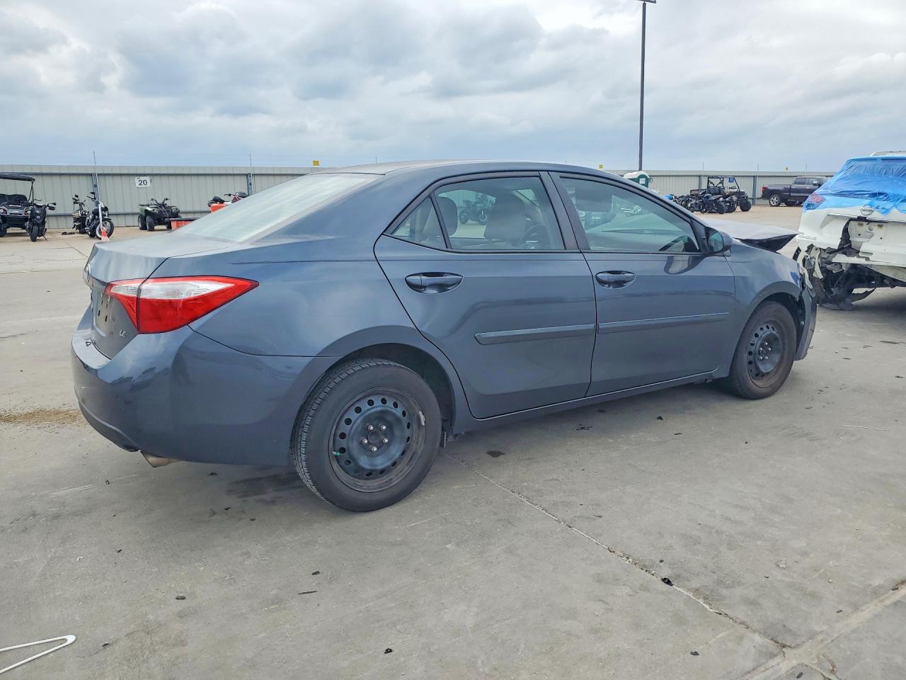 2016 TOYOTA COROLLA LE photo 3