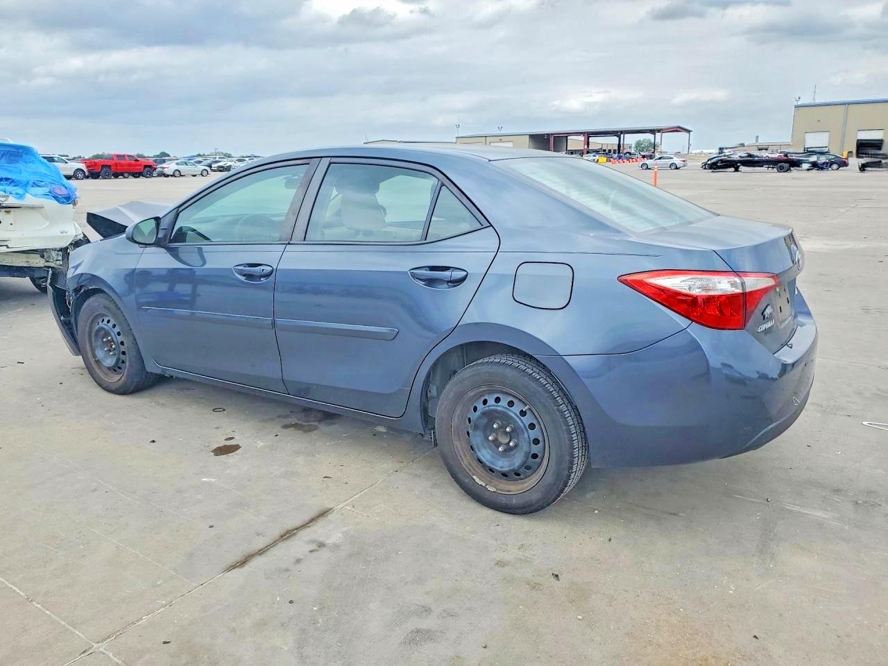 2016 TOYOTA COROLLA LE photo 2