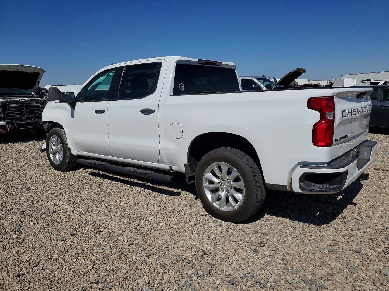 2021 CHEVROLET SILVERADO C1500 CUSTOM photo 3