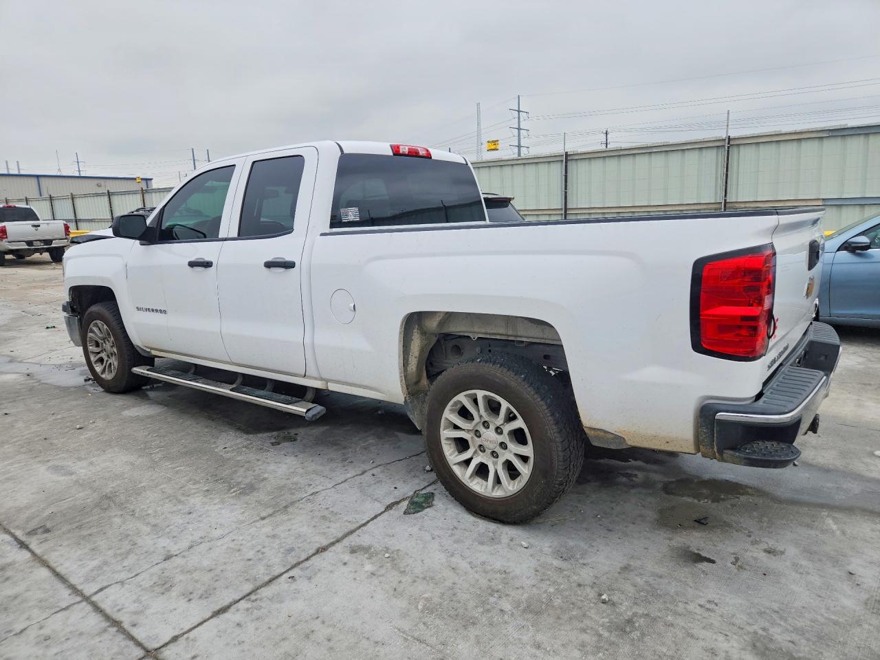 2014 CHEVROLET SILVERADO C1500 photo 2