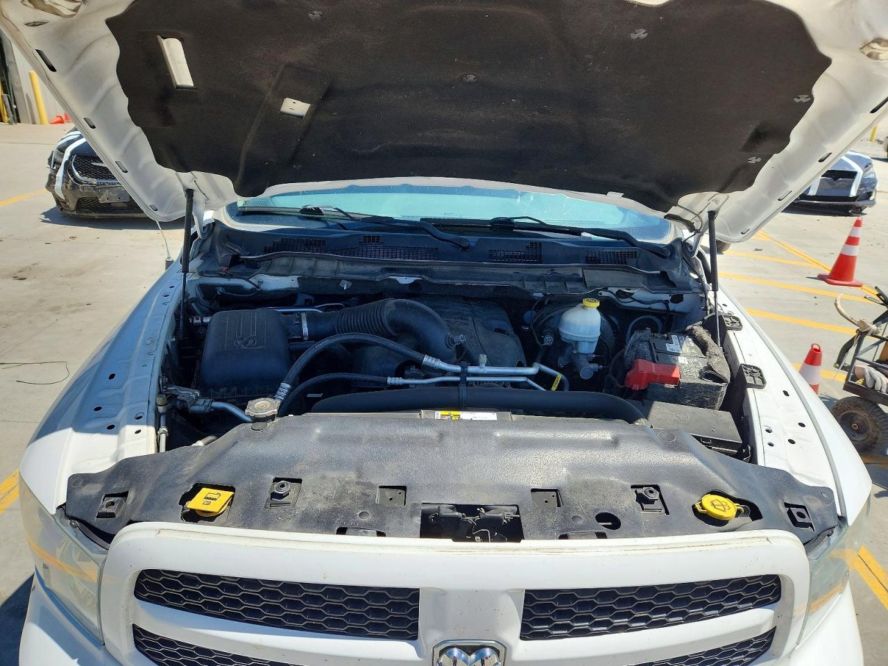 2014 RAM 1500 ST photo 31