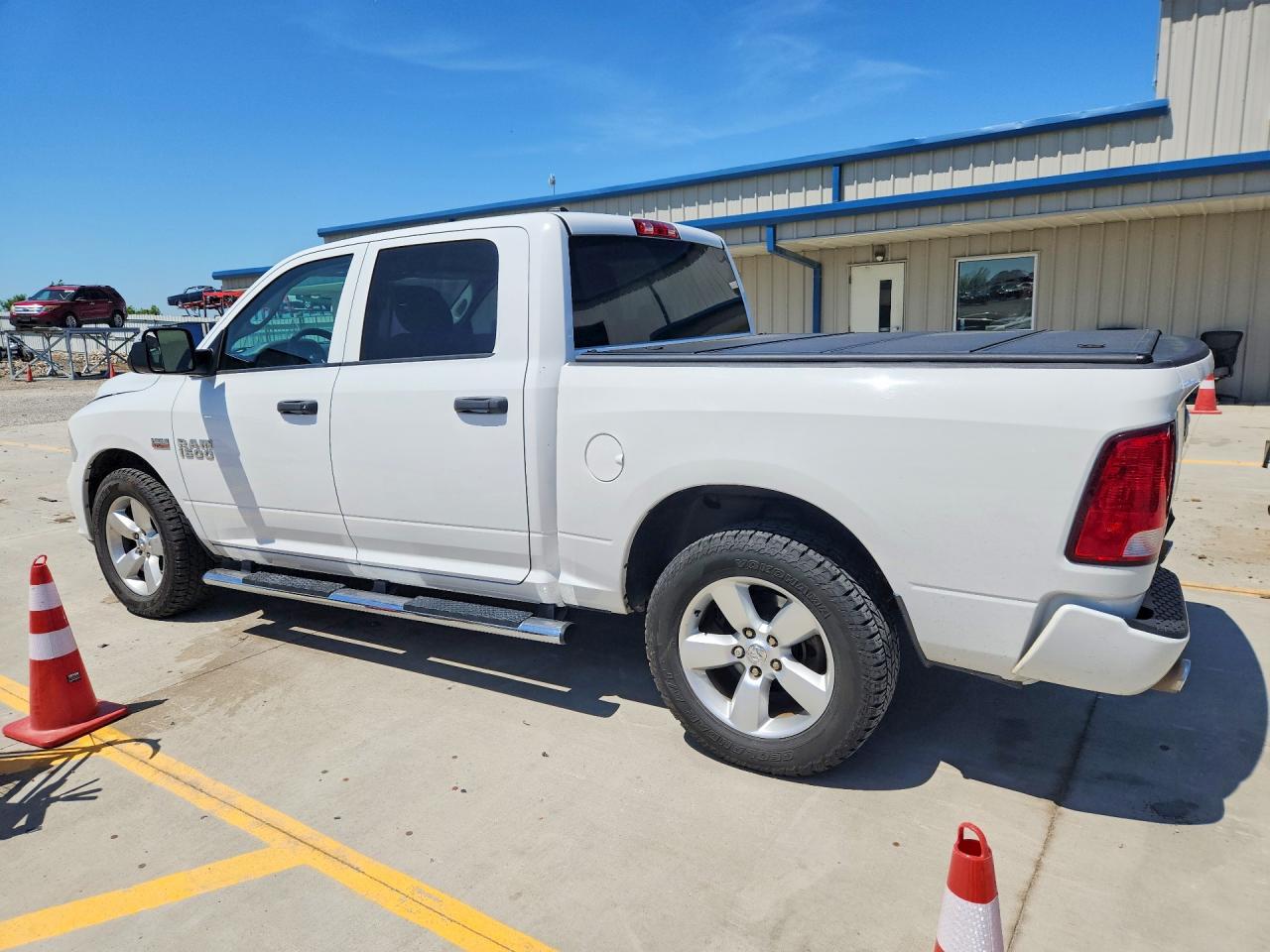 2014 RAM 1500 ST photo 4
