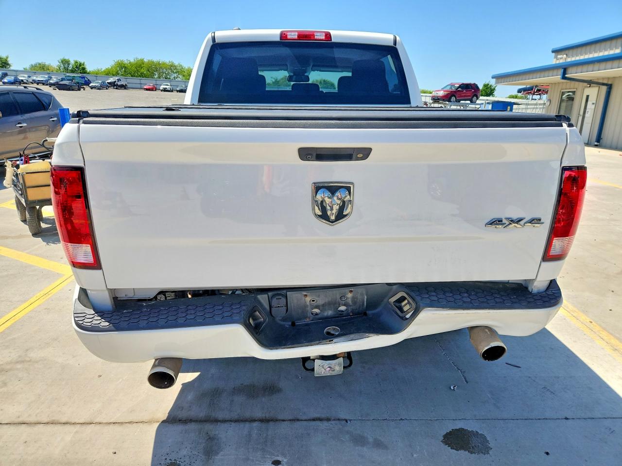 2014 RAM 1500 ST photo 16