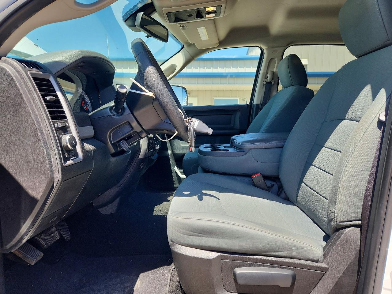 2014 RAM 1500 ST photo 19