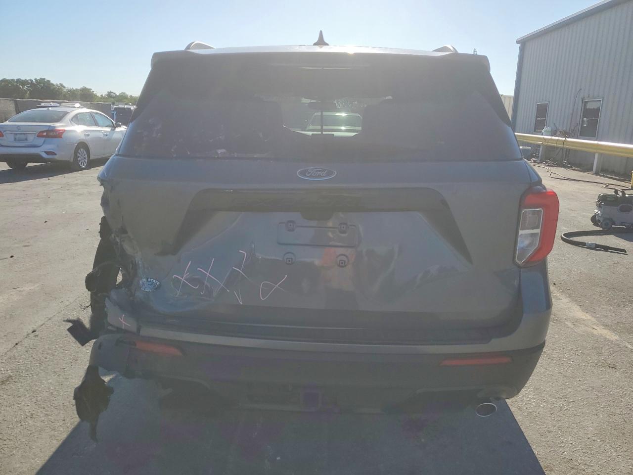 2023 FORD EXPLORER ST-LINE photo 16