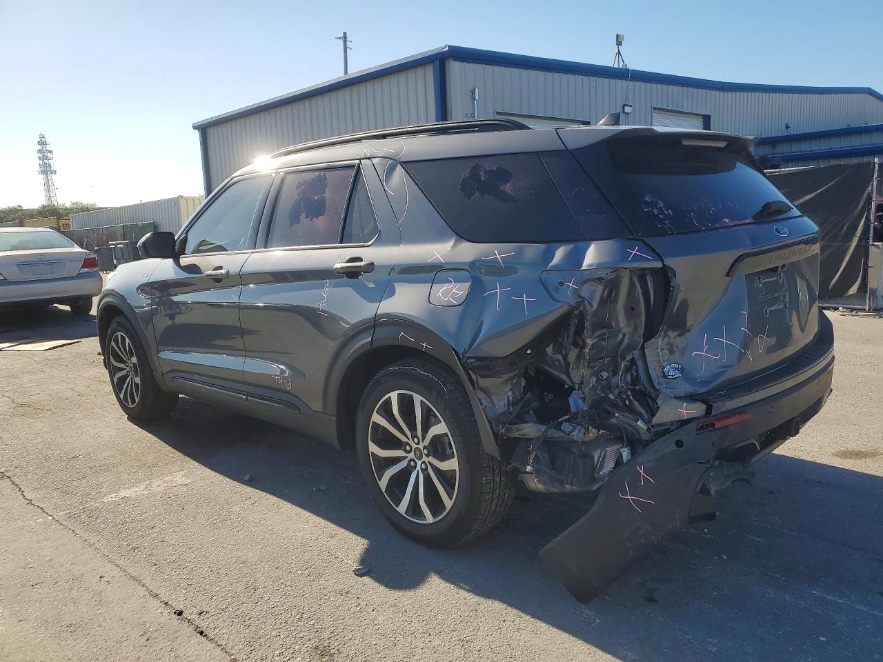 2023 FORD EXPLORER ST-LINE photo 4
