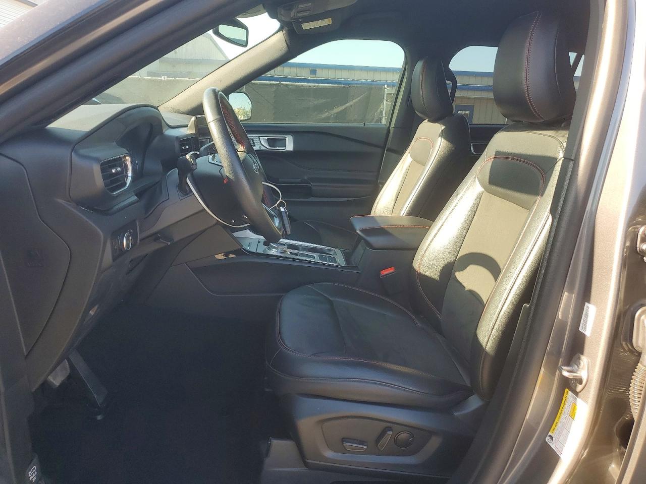 2023 FORD EXPLORER ST-LINE photo 19