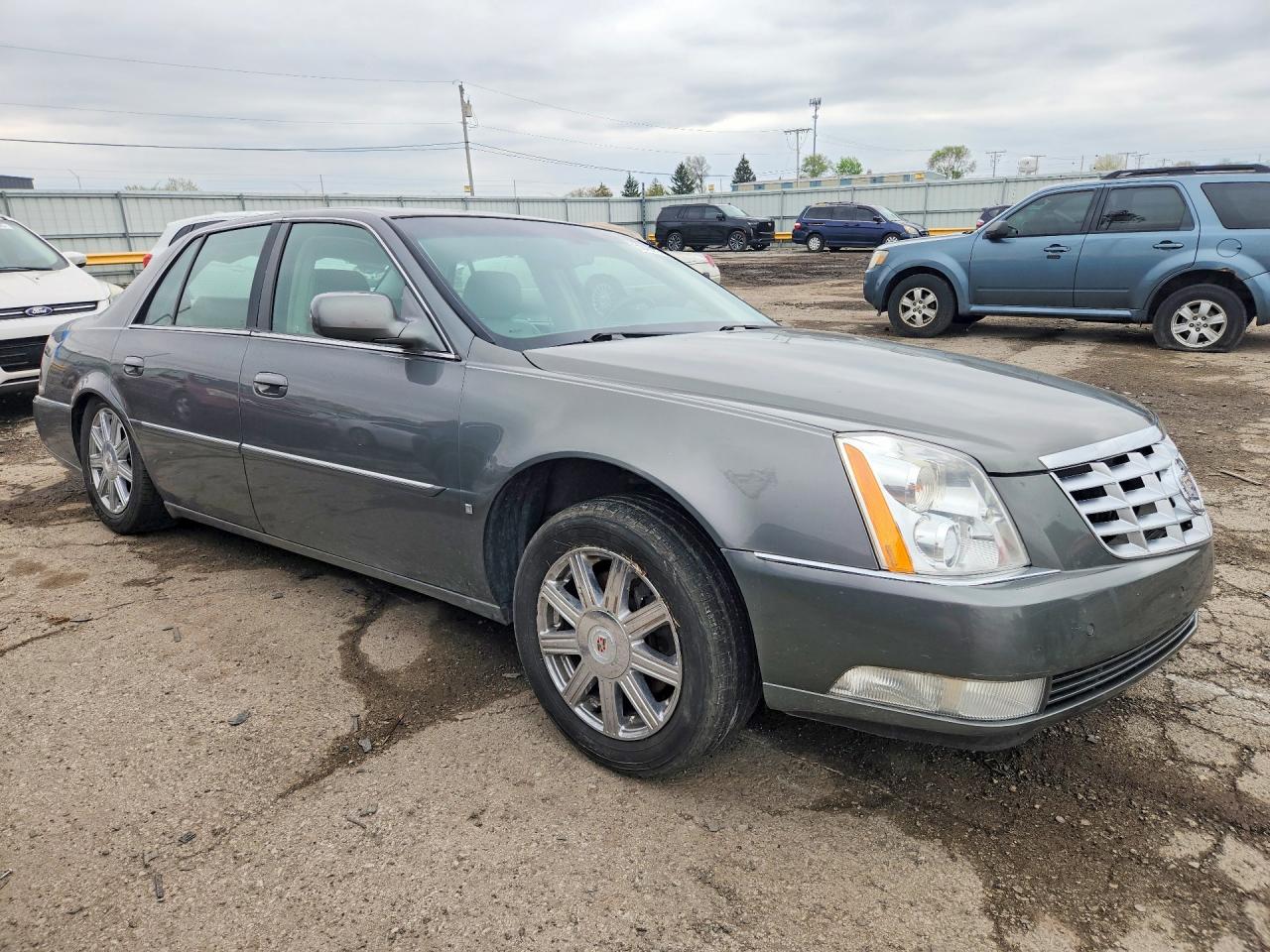 2007 CADILLAC DTS photo 4