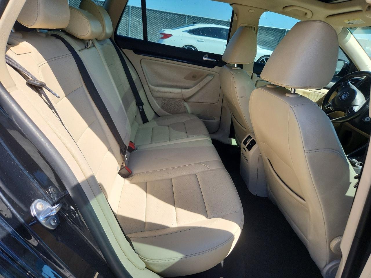 2012 VOLKSWAGEN JETTA TDI photo 28