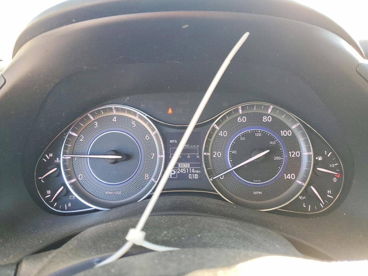 2013 INFINITI QX56 BASE photo 17