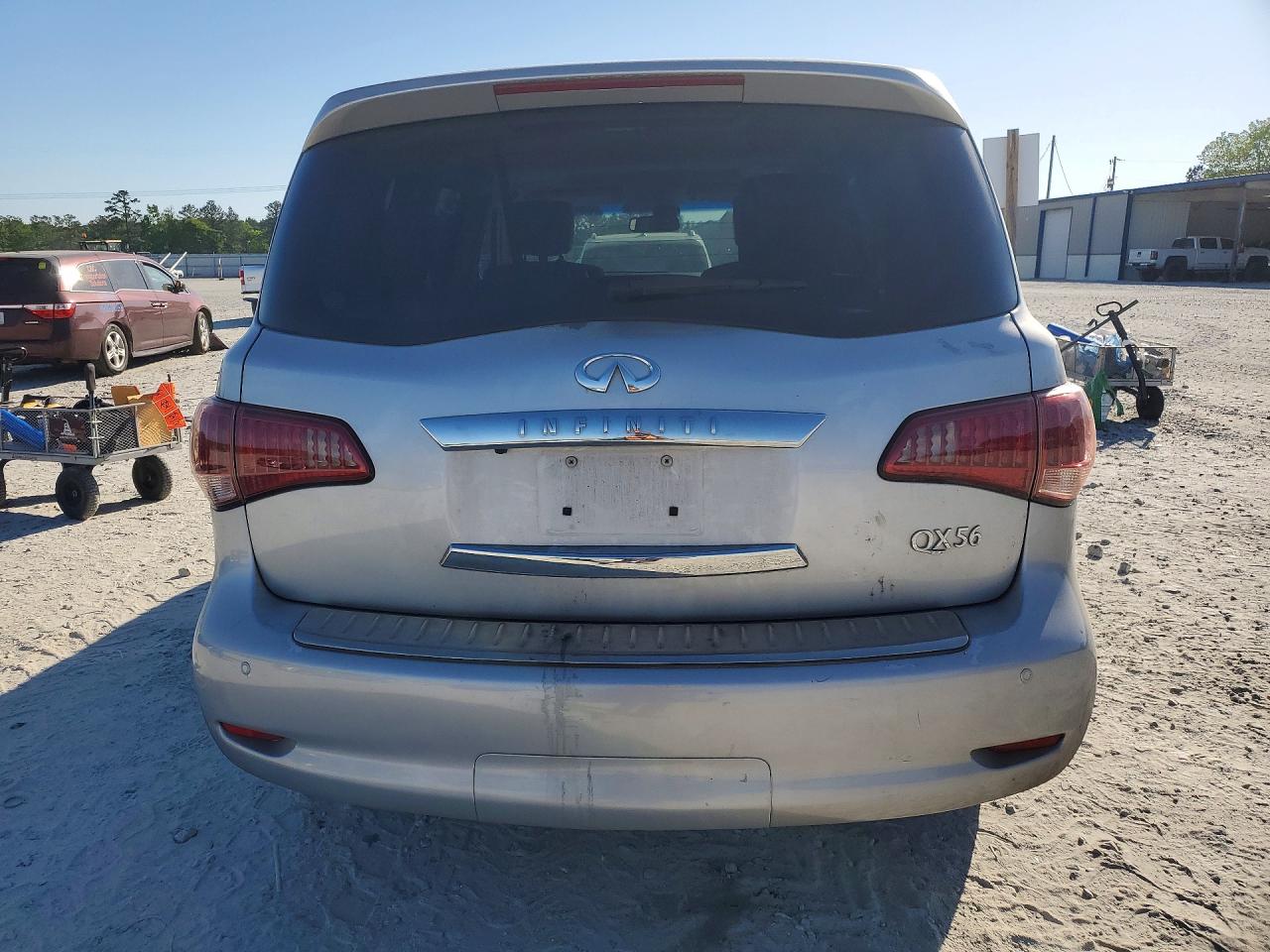 2013 INFINITI QX56 BASE photo 11