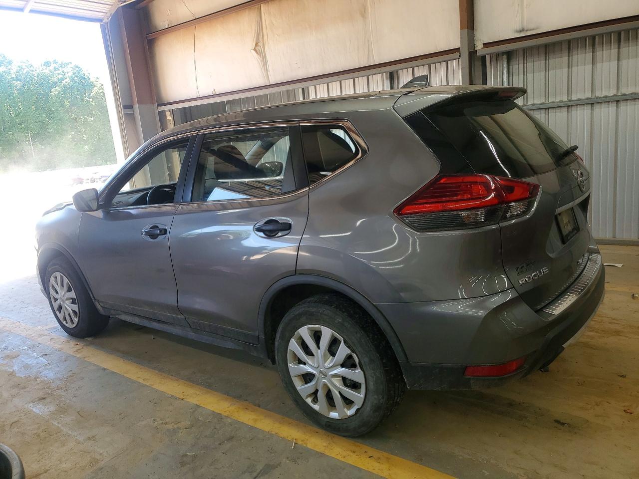 2017 NISSAN ROGUE S photo 2