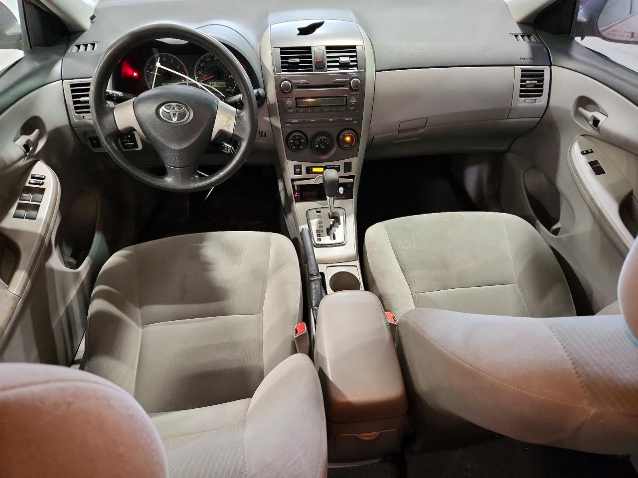 2011 TOYOTA COROLLA LE photo 8