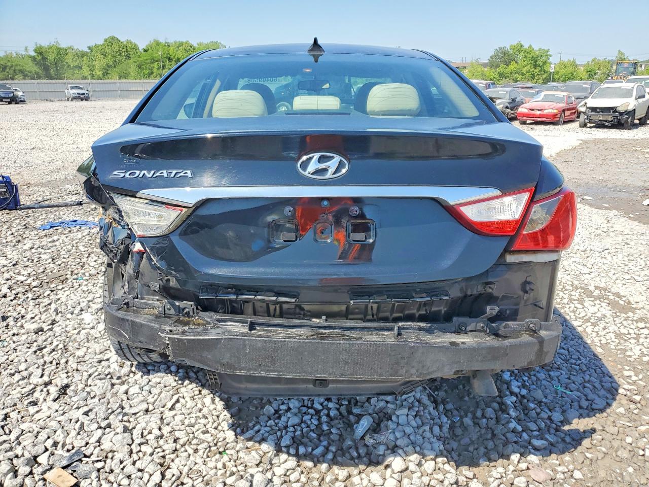 2013 HYUNDAI SONATA GLS photo 16