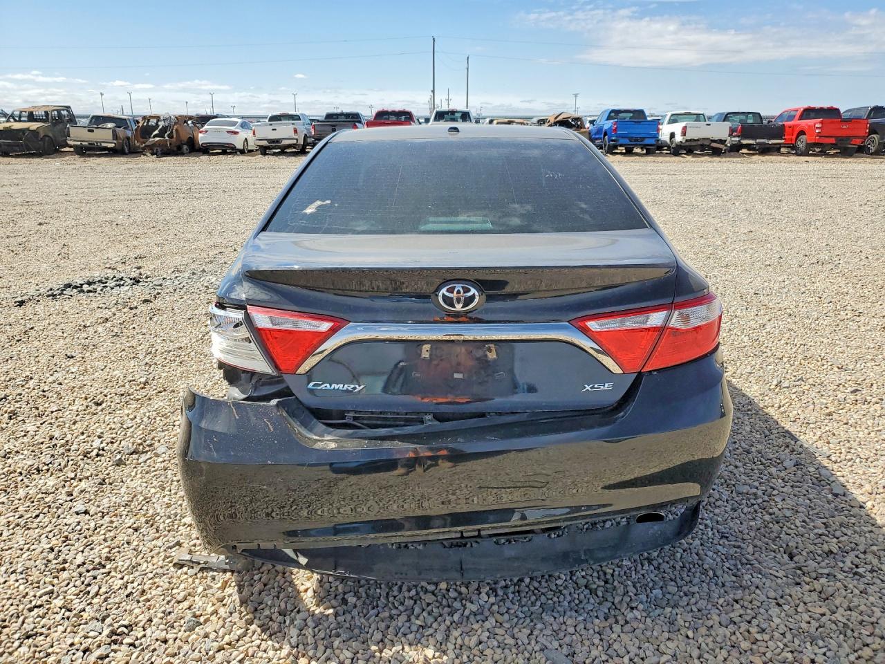 2017 TOYOTA CAMRY XSE photo 11