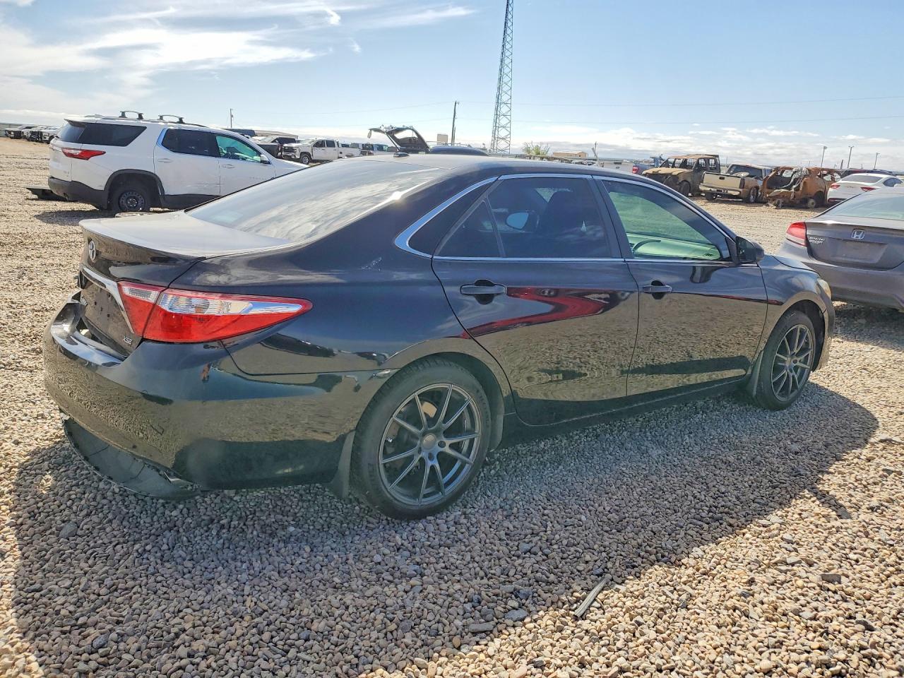 2017 TOYOTA CAMRY XSE photo 5