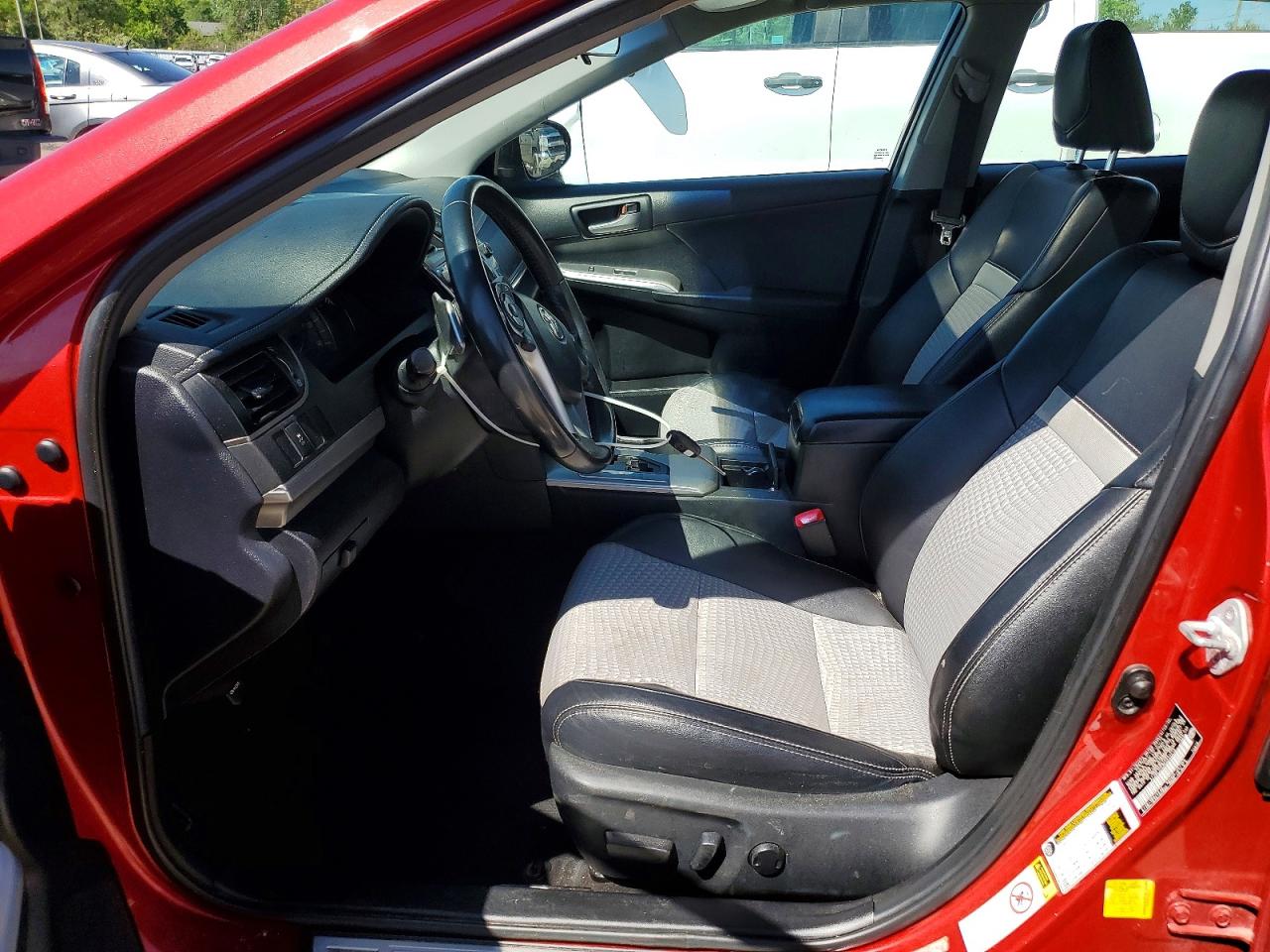 2012 TOYOTA CAMRY SE photo 13