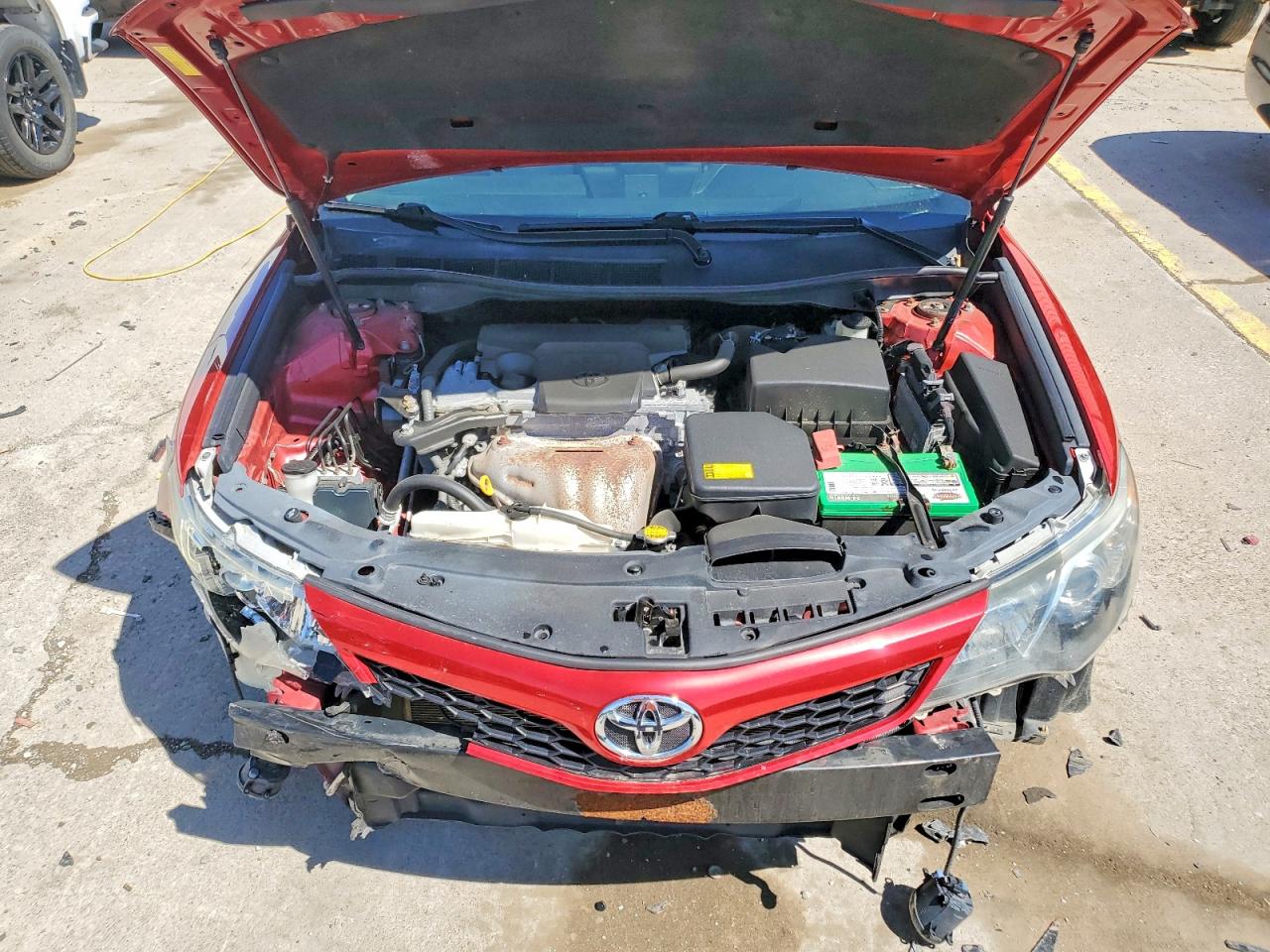 2012 TOYOTA CAMRY SE photo 21