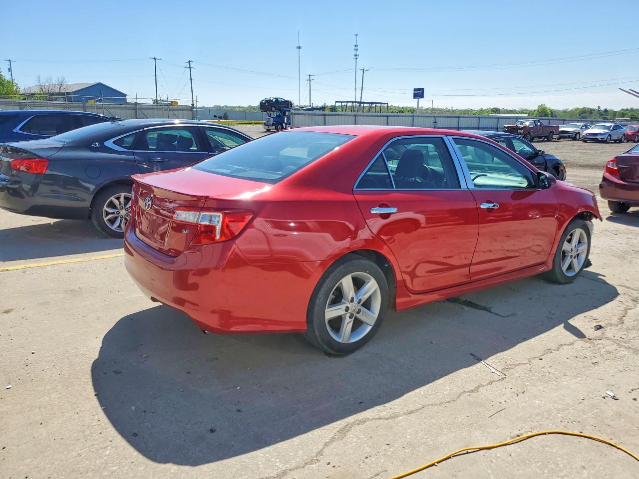 2012 TOYOTA CAMRY SE photo 5