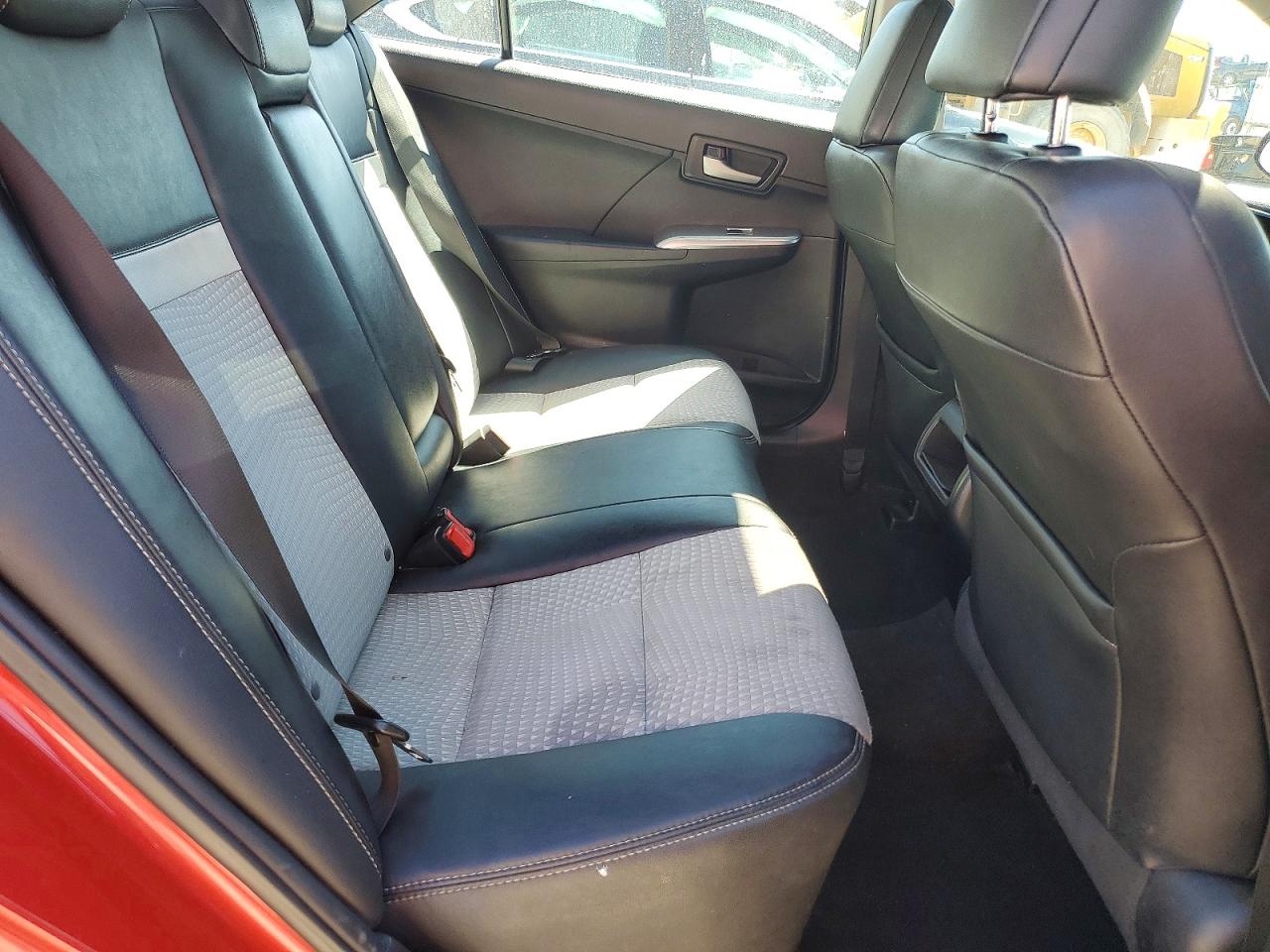 2012 TOYOTA CAMRY SE photo 19
