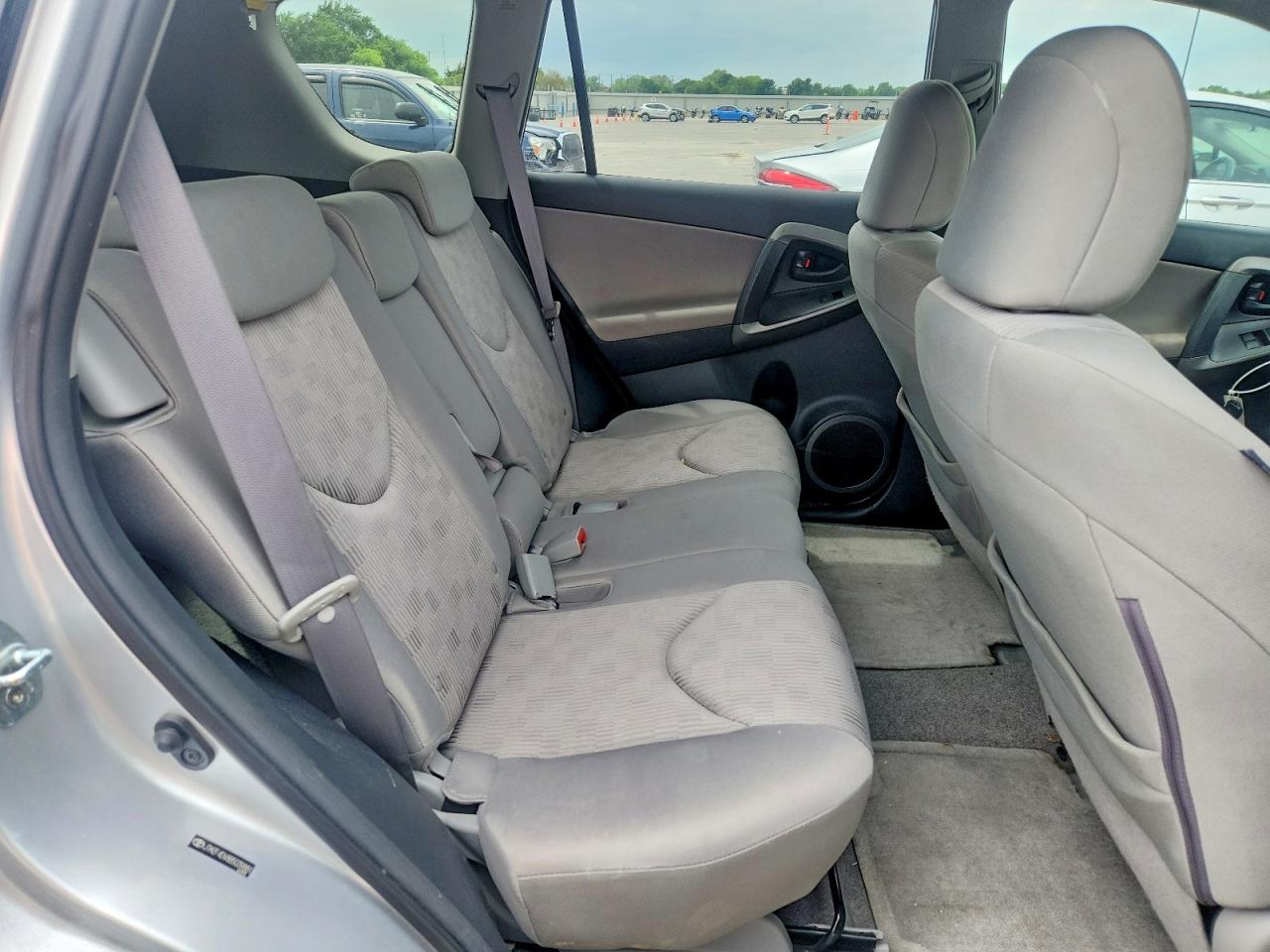 2011 TOYOTA RAV4 BASE photo 10