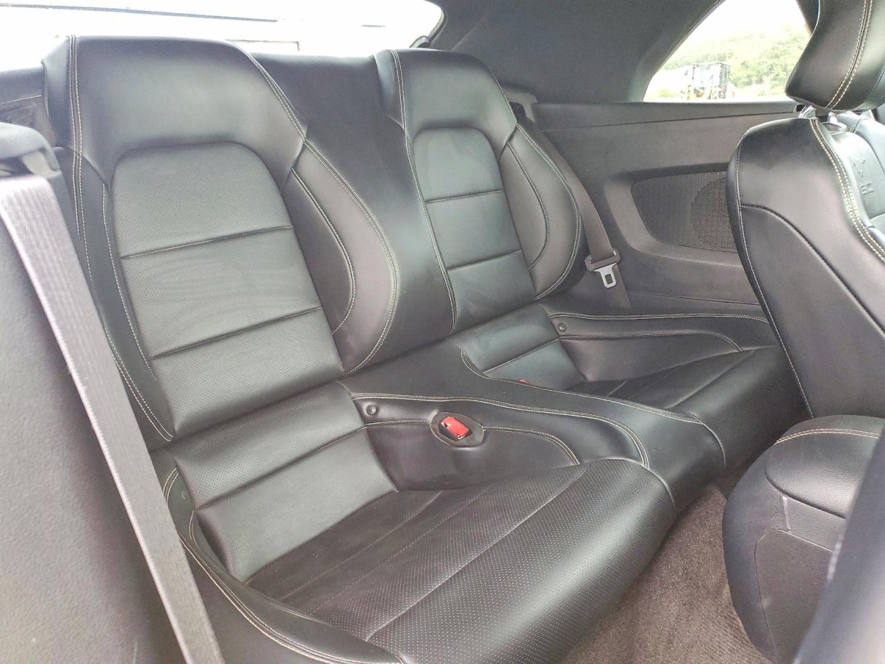 2015 FORD MUSTANG photo 19