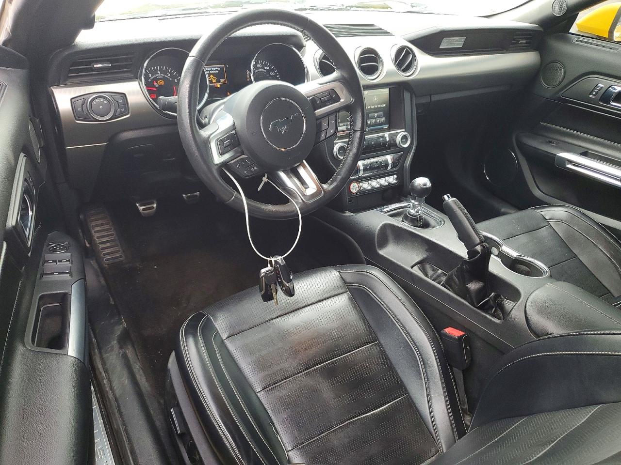 2015 FORD MUSTANG photo 15
