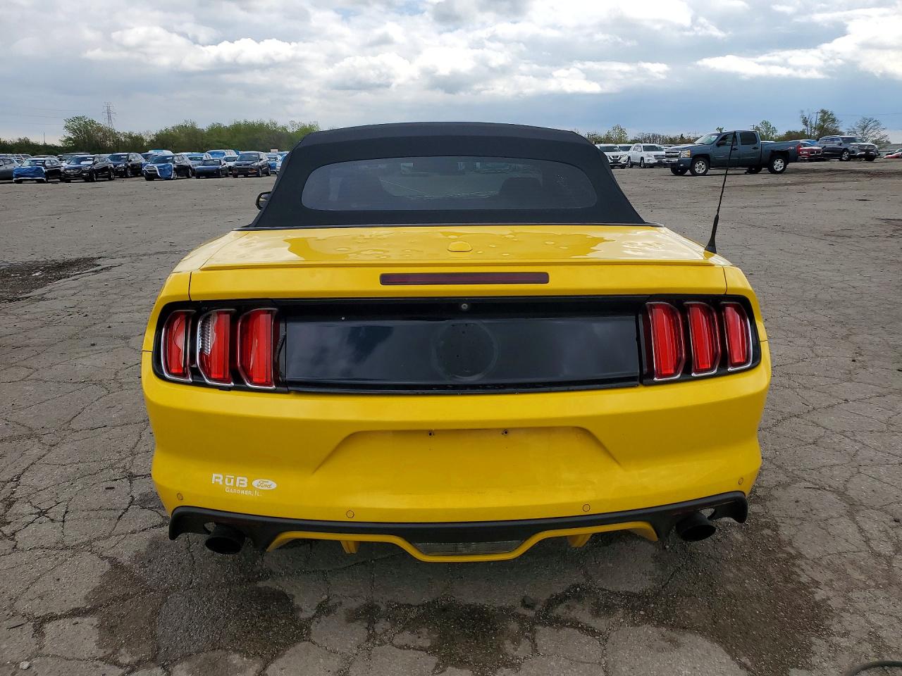 2015 FORD MUSTANG photo 11