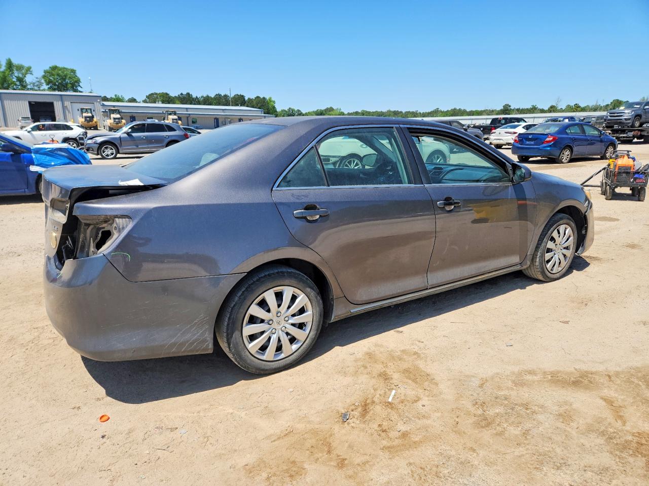 2013 TOYOTA CAMRY photo 5
